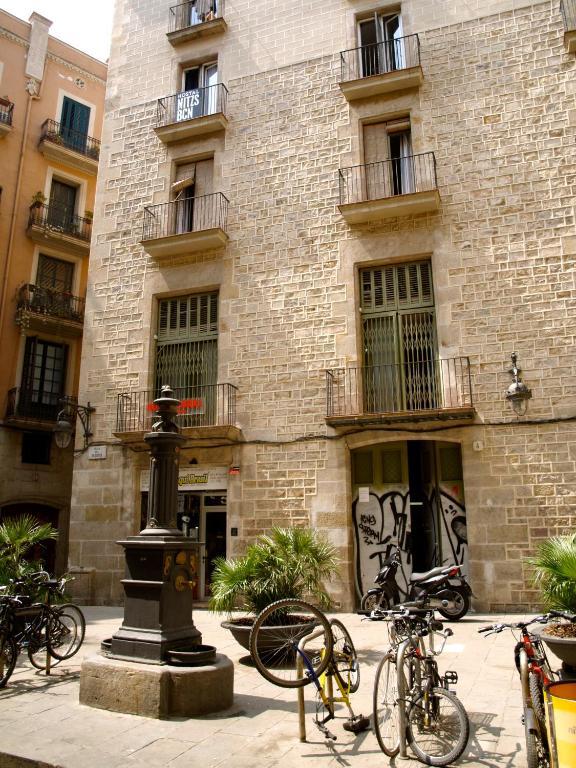 Hostal Nitzs Bcn Hotel Barcelona Exterior photo